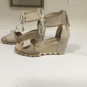 Sorel nude wedge sandals